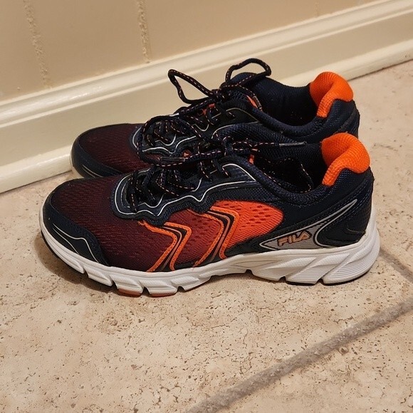 Fila Women's Stellaray CoolMax Lightweight Running Sneakers Size 6.5 - Picture 2 of 9